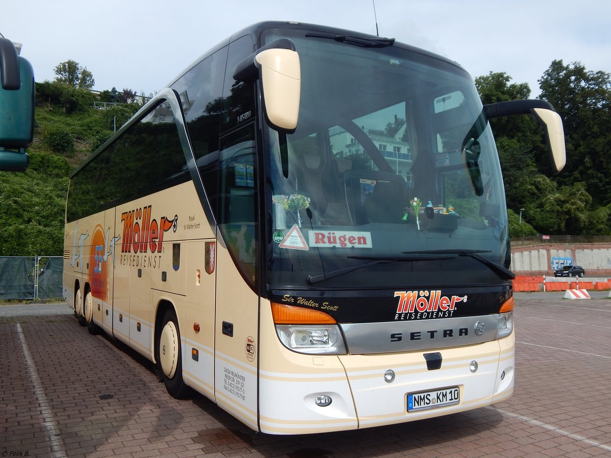 Setra 415 HDH von Möllers Reisedienst aus Deutschland im Stadthafen Sassnitz.