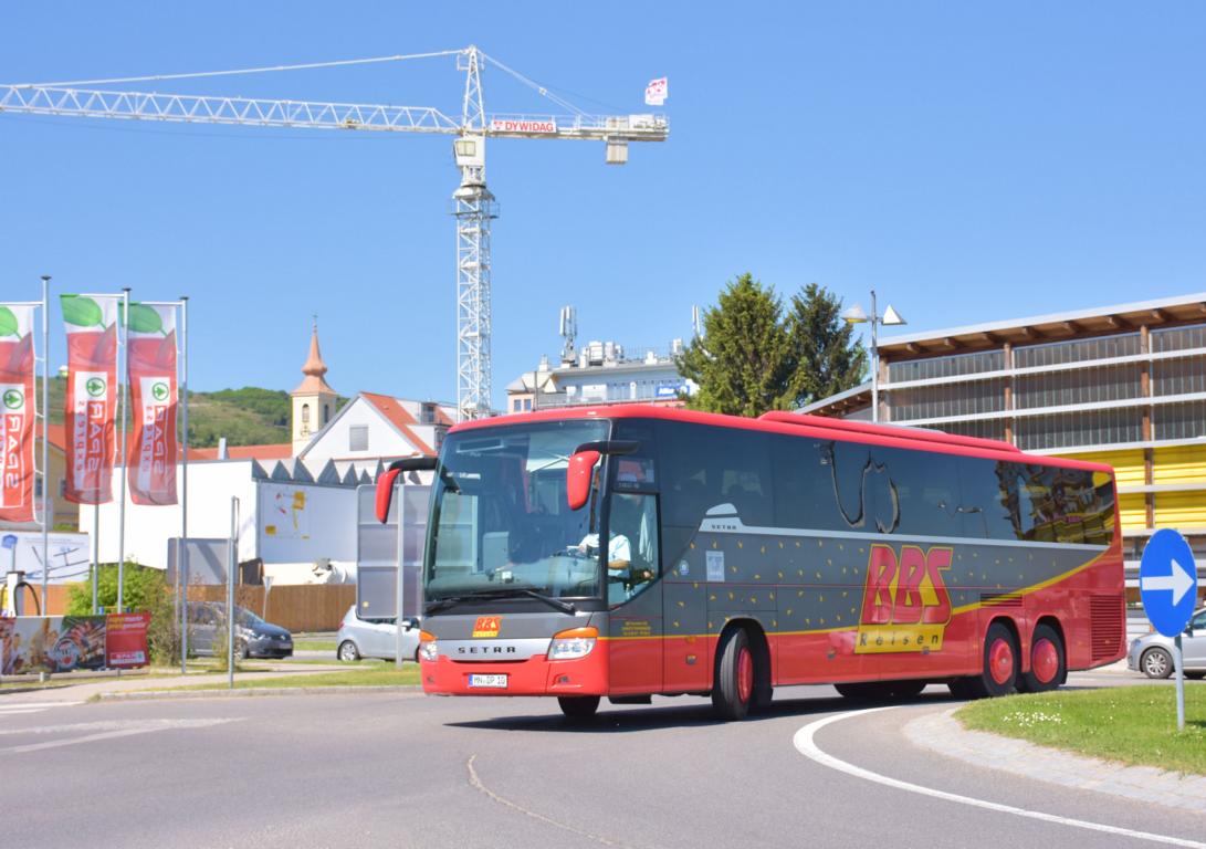 Setra 416 GT-HD von BBS Reisen aus der BRD in Krems.