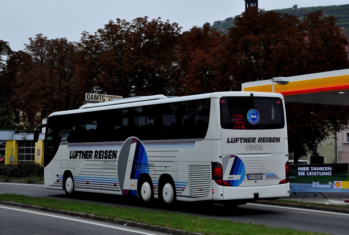 Setra 416 GT-HD von L�ftner Reisen aus Tirol in Krems gesehen.