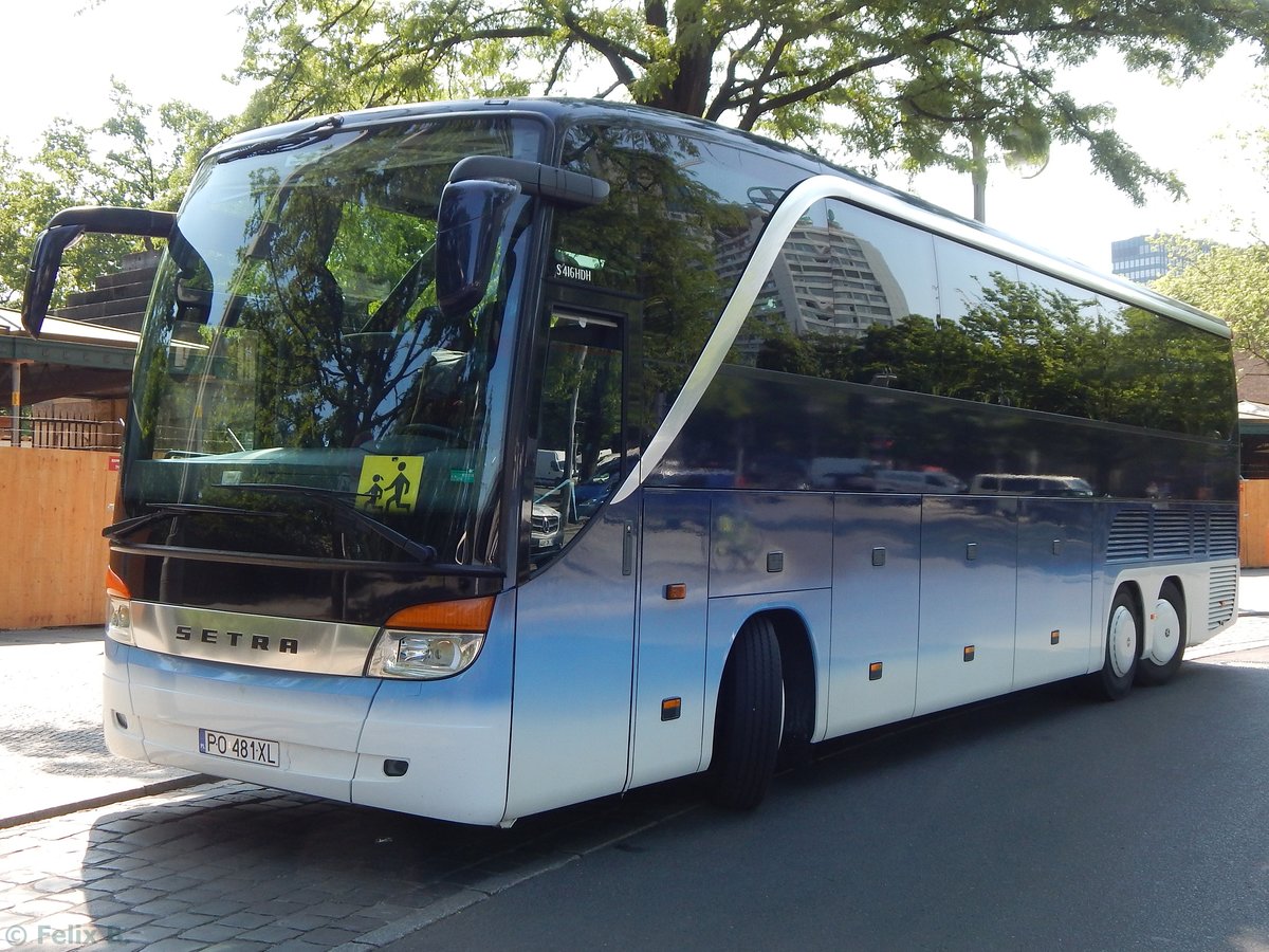 Setra 416 HDH aus Polen in Berlin.