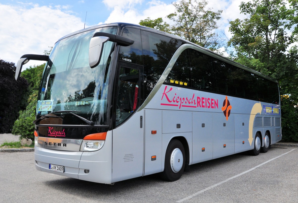 SETRA 416 HDH von KIEPSCH Busreisen aus der BRD am 5.7.2013 in Krems gesehen.