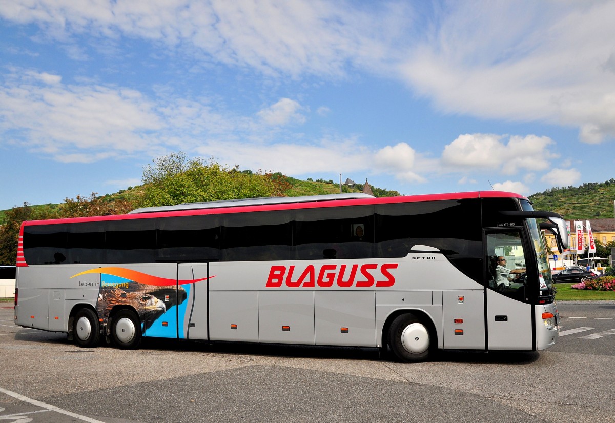 Setra 417 GT-HD von Blaguss aus Wien am 12.Juli 2014 in Krems gesehen.