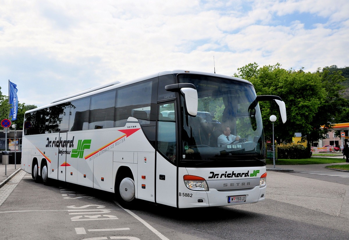 SETRA 417 GT-HD von Dr. RICHARD Busreisen / �sterreich am 25.5.2013 in Krems an der Donau.