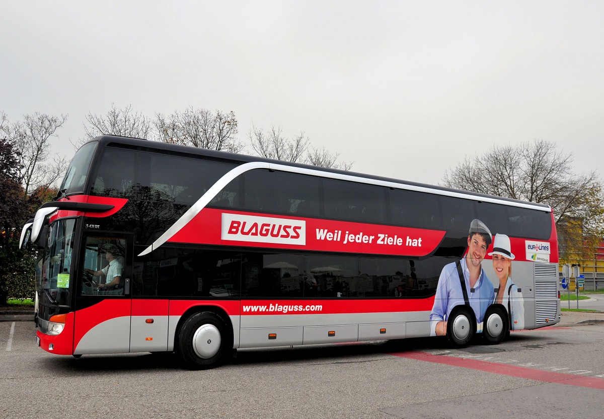 Setra 431 DT von Blaguss Reisen aus Wien am 19.10.2014 in Krems.