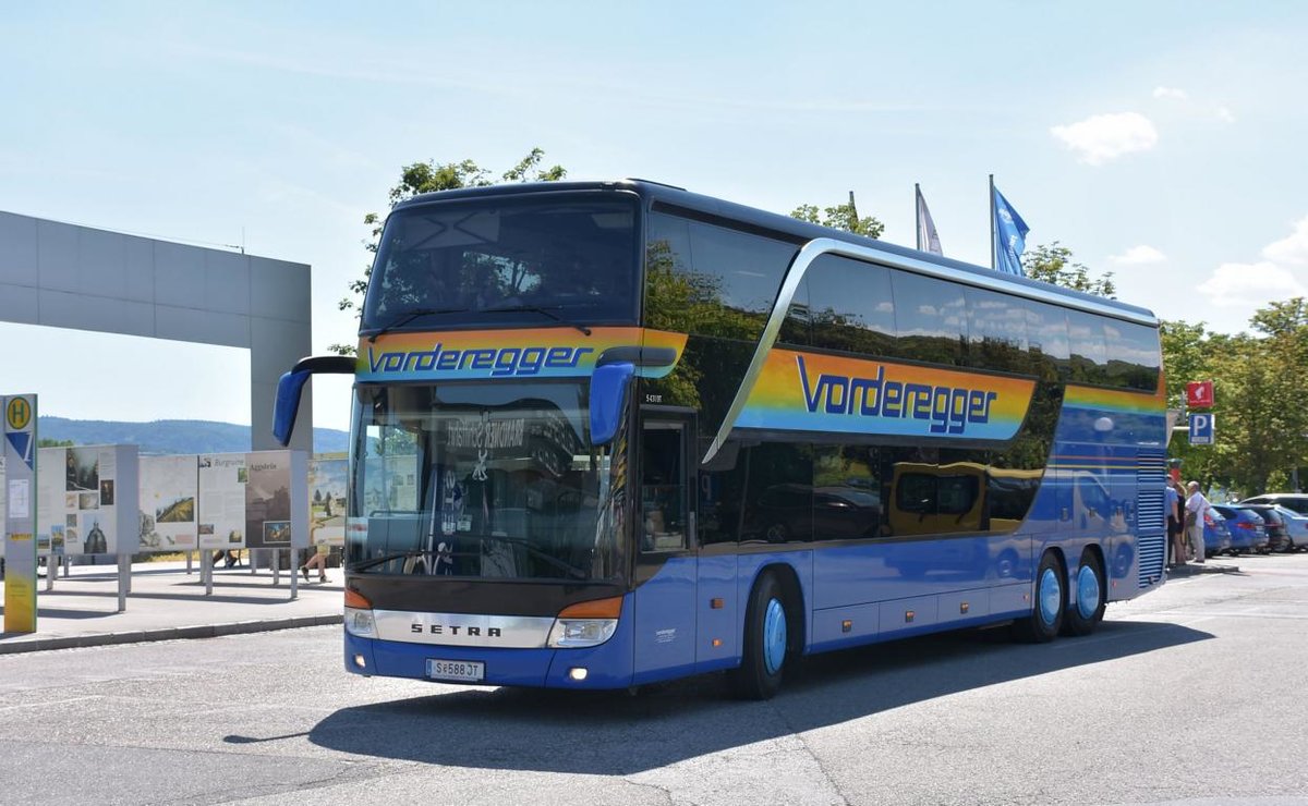 Setra 431 DT von Vorderegger Reisen aus �sterreich 06/2017 in Krems.
