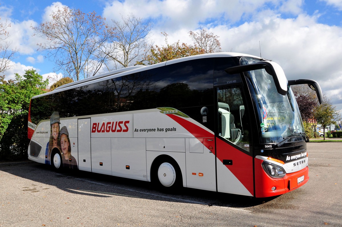 Setra 515 HD von Blaguss Reisen aus Wien am 14.10.2014 in Krems.