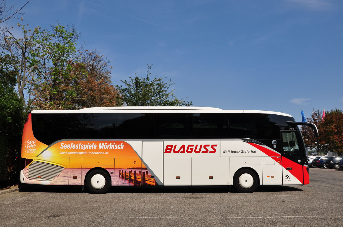 Setra 515 HD von Blaguss Reisen aus �sterreich in Krems gesehen.