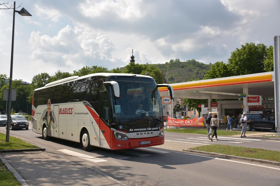 Setra 515 HD von Blaguss Slowakia im Mai 2018 in Krems.