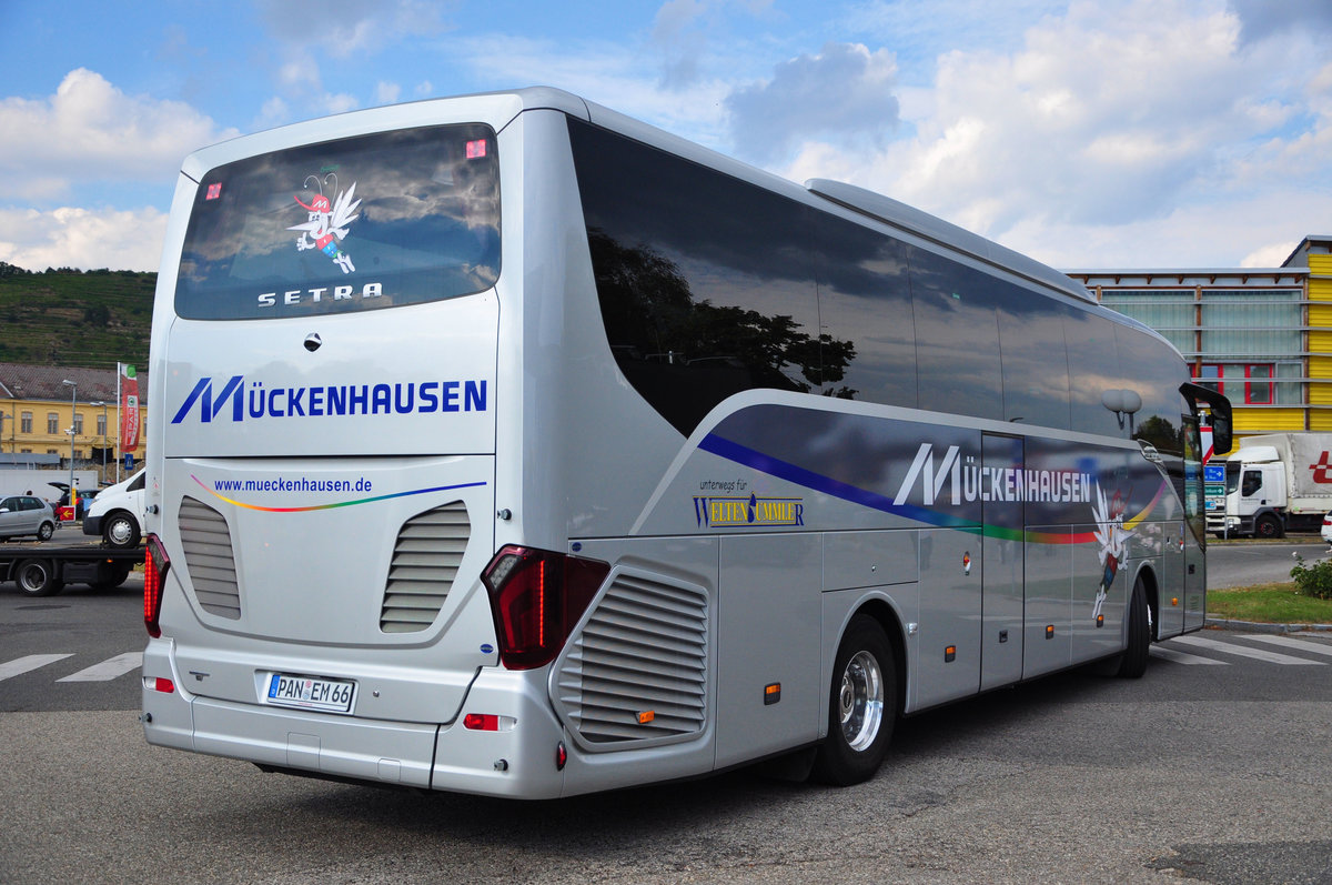 Setra 515 HD von Mckenhausen Reisen aus der BRD in Krems.