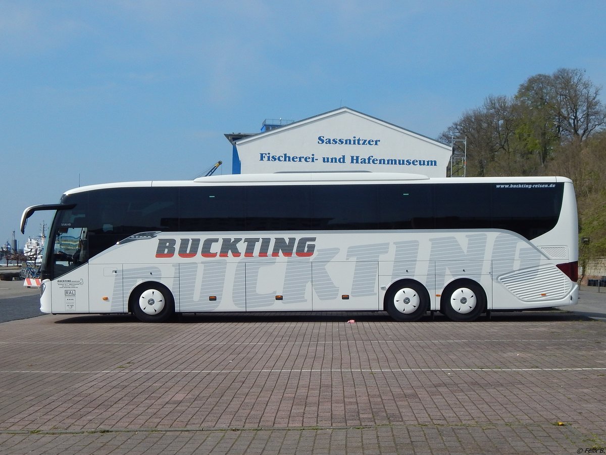 Setra 516 HD von Buckting aus Deutschland im Stadthafen Sassnitz.