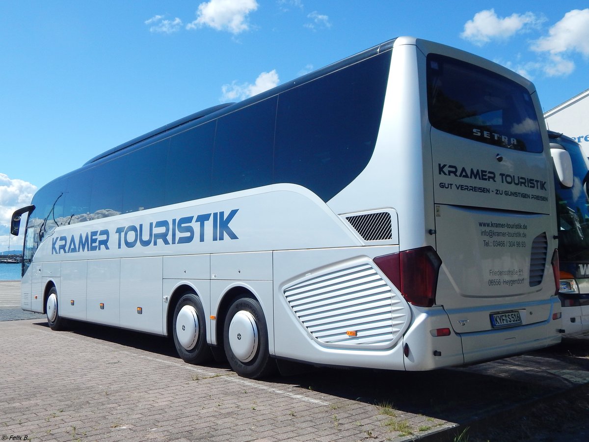 Setra 516 HD von Kramer Touristik aus Deutschland im Stadthafen Sassnitz.