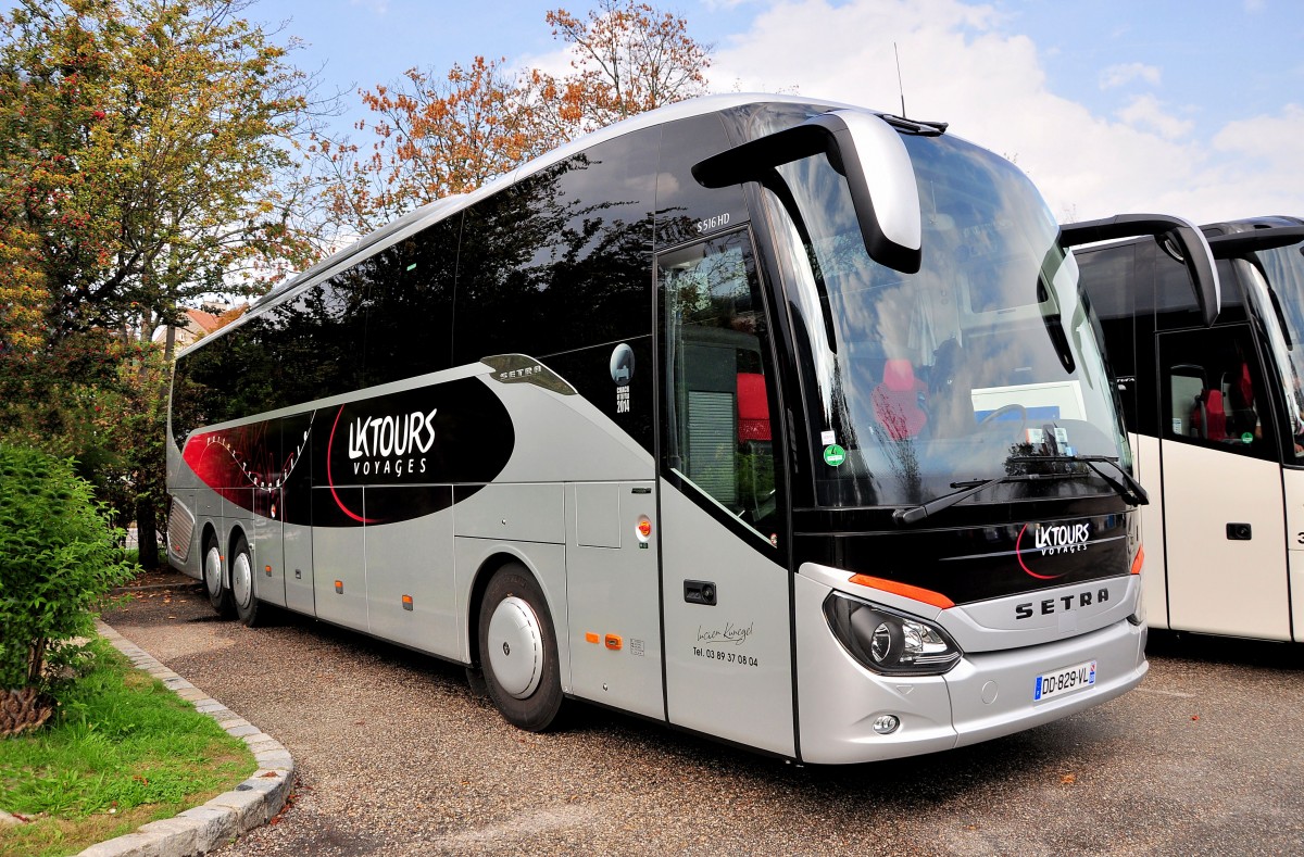 Setra 516 HD von der LK Tours aus Frankreich am 9.9.2014 in Krems.