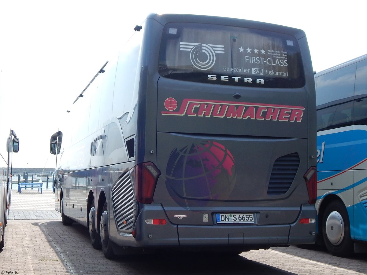 Setra 516 HD von Schumacher aus Deutschland im Stadthafen Sassnitz. 