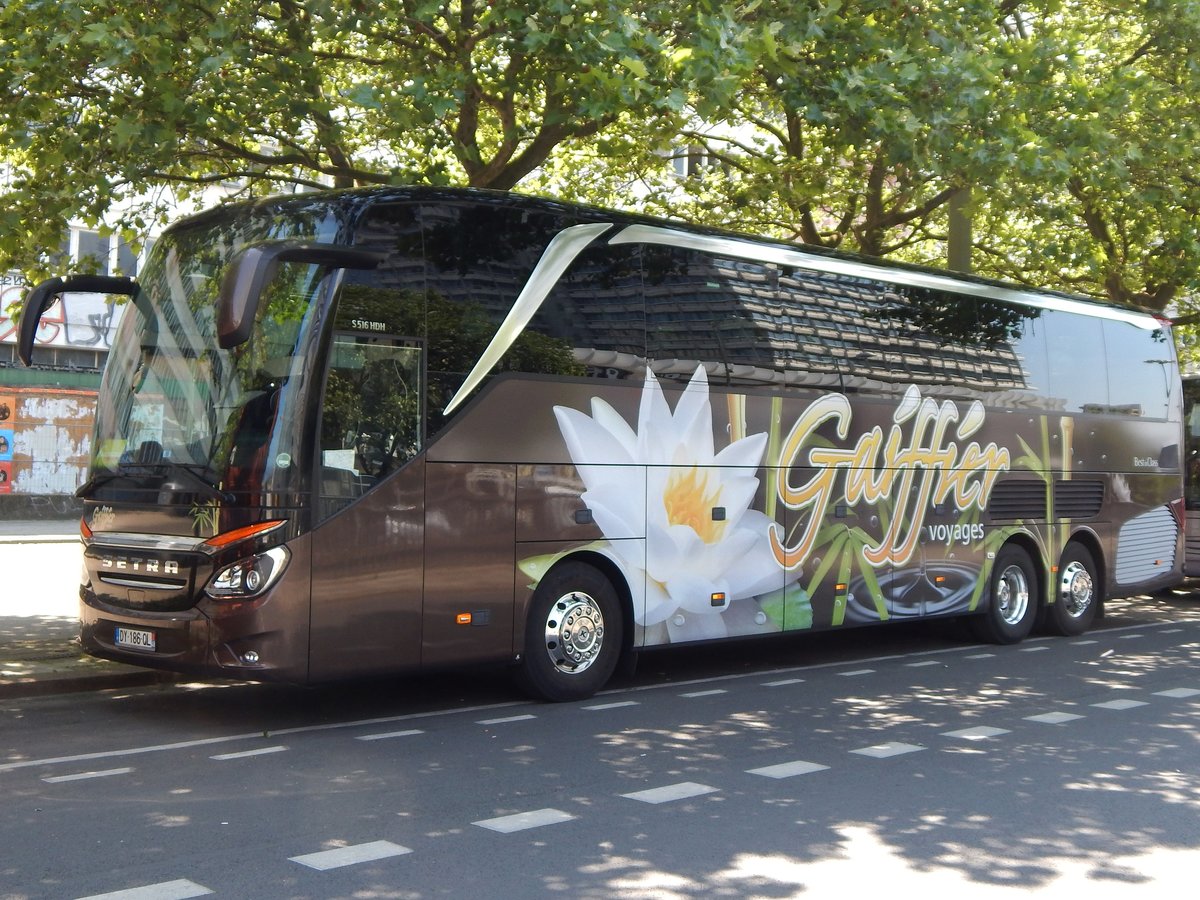 Setra 516 HDH von Autocar Gaiffier aus Frankreich in Berlin.