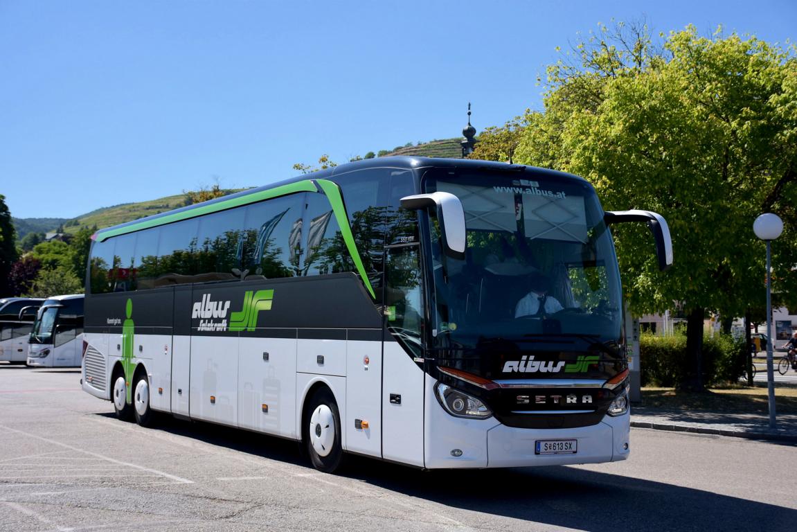 Setra 517 HD von Albus Reisen aus sterreich 06/2017 in Krems.