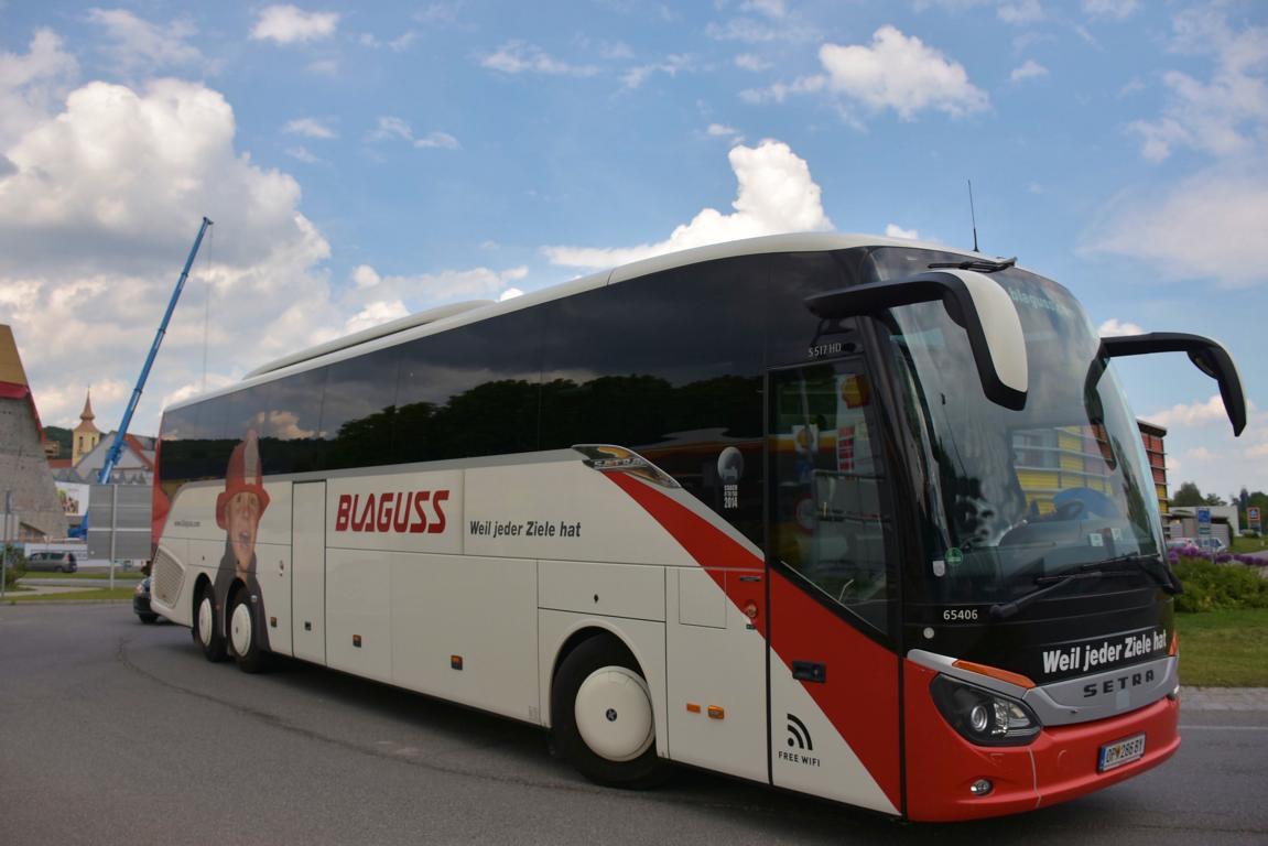 Setra 517 HD von Blaguss Reisen aus sterreich im Mai 2018 in Krems.