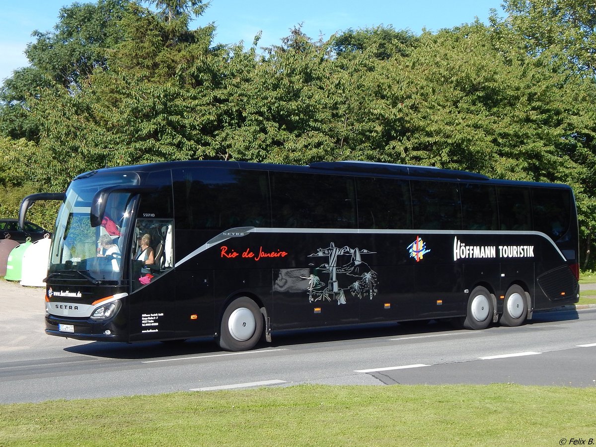 Setra 517 HD von Höffmann Touristik aus Deutschland in Sassnitz. 