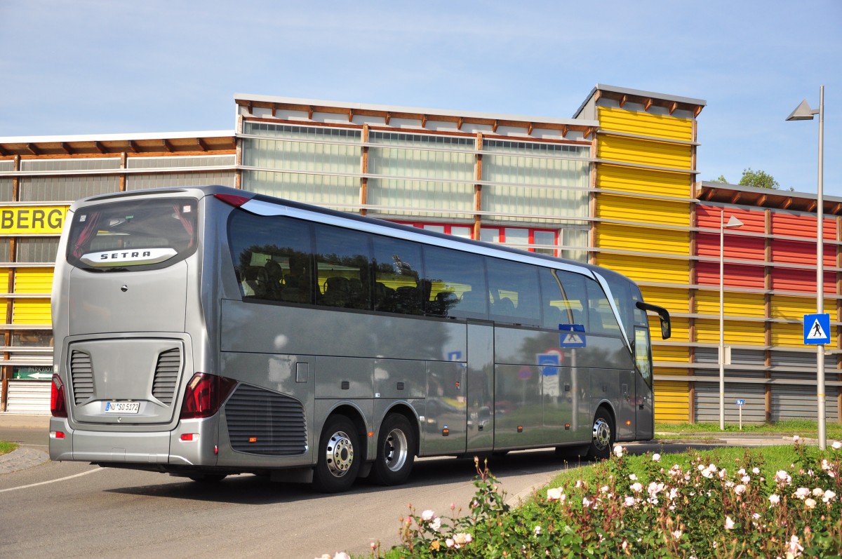 Setra 517 HDH aus der BRD am 24.9.2014 in Krems gesehen.