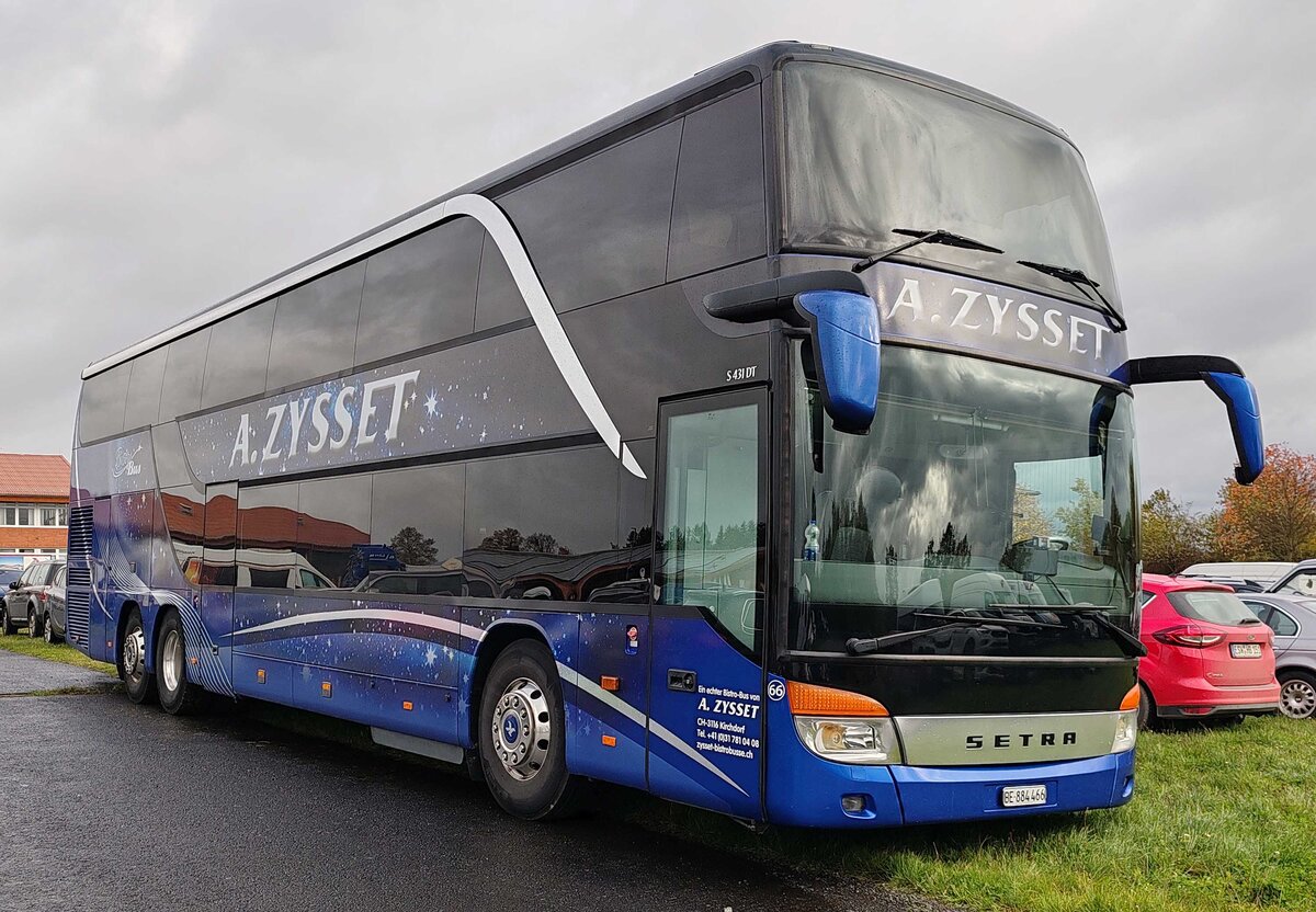 Setra S 431 DT von ZYSSET-Bistro-Busse steht auf dem Parkplatz der Alsfelder Bulldogmesse