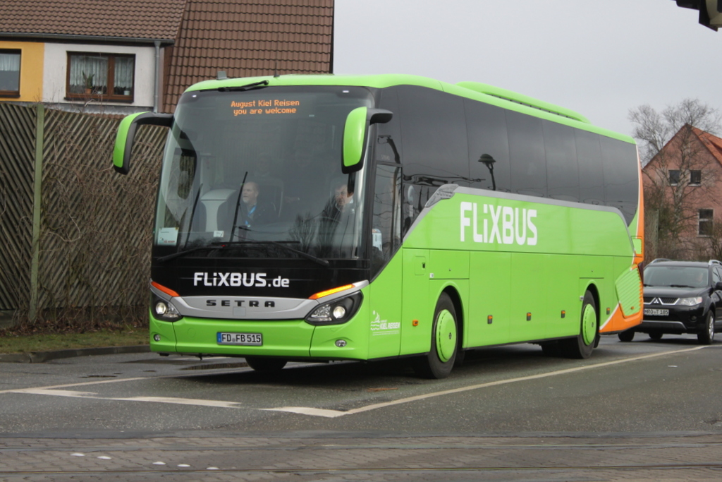 Setra S 516 HD von Meinfernbus/Flixbus stand am 26.03.2016 in H�he Rostock-Reutershagen