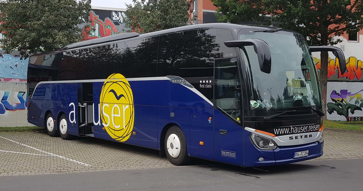 Setra S 517 HD von  hauser  GmbH steht im August 2019 in Fulda