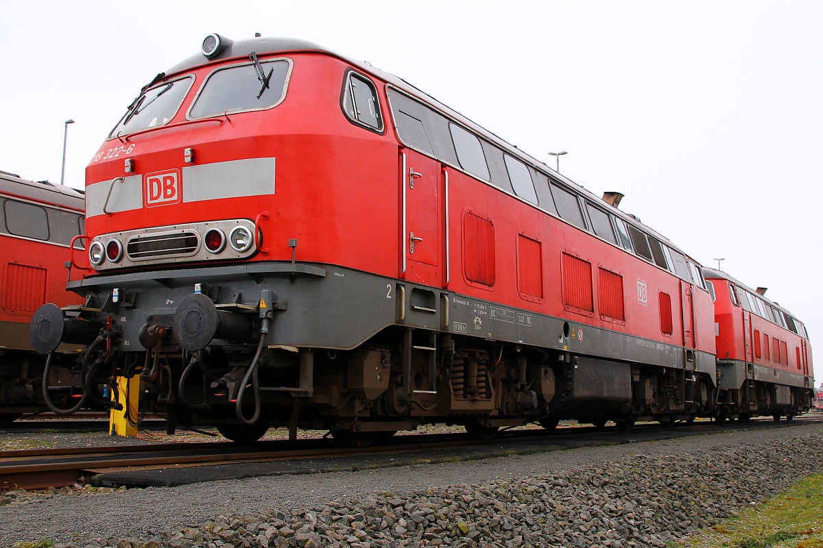 Sie bleiben noch länger erhalten, DB 218 322-6(Unt/HBX/23.03.10) und 218 307-7(Unt/HBX/10.06.10)abgestellt in Niebüll. 29.03.2014