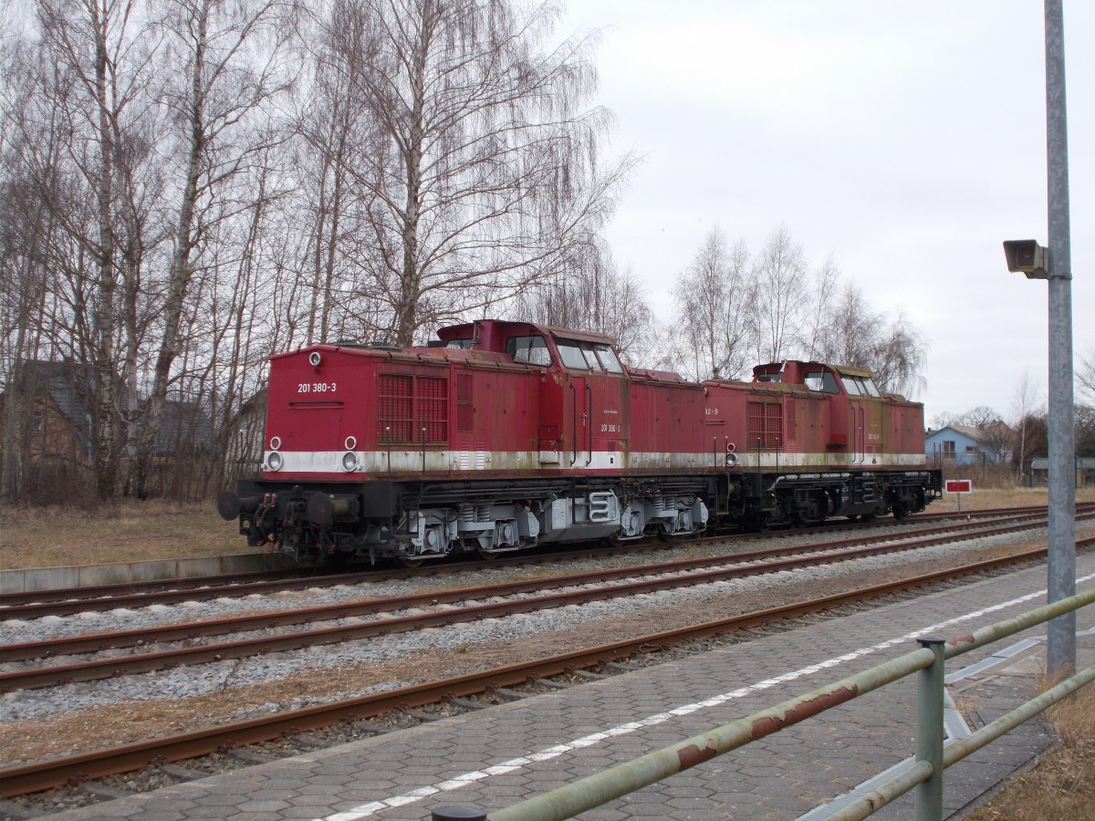 Sie stehen immer noch in Zinnowitz:die 201 380 und die 201 792 die ich am 13.März 2016 verewigte.