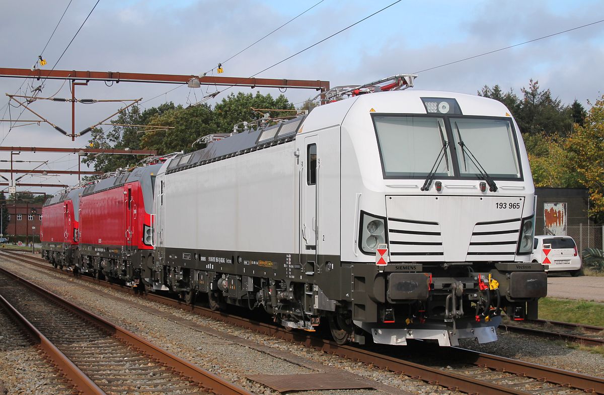 SIEAG 193 965 + DSB EB 3238 + EB 3237 Pattburg 04.10.2021