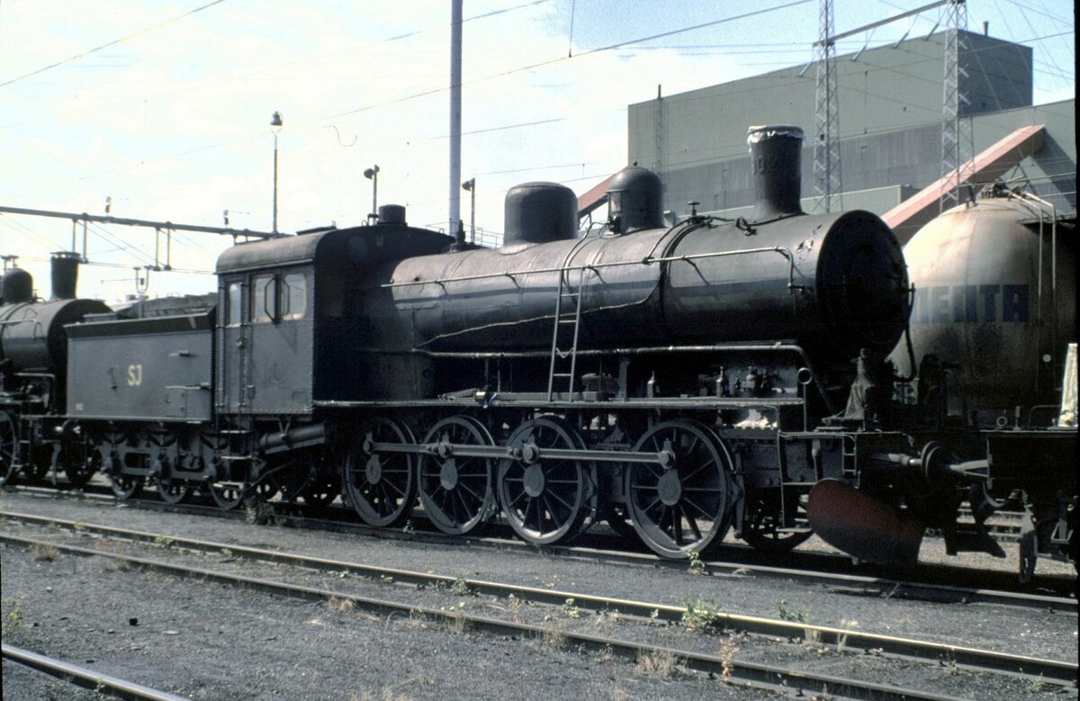 SJ Dampflok Typ E II der Kriegsreserve mit Innenzylindern im TGOJ Eisenbahnmuseum in Grängesberg am 08.08.1994.