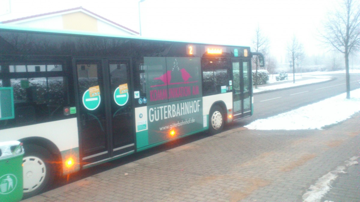 ...so machen die beiden Wagen NB SW 559/582 Werbung fr den Gterbahnhof wo jeder wagen ein anderes Traffic Board bekommen hat.....wo sich nach und nach eine neue Mitte entwickelt hat mit Gaststtten, Pizza-Lieferdienst Umzugs-Unternehmen usw. .......