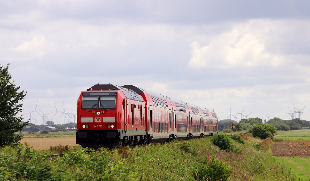 SOB 245 010 mit Dosot-Park gen Westerland. Bü Triangel 15.08.2021