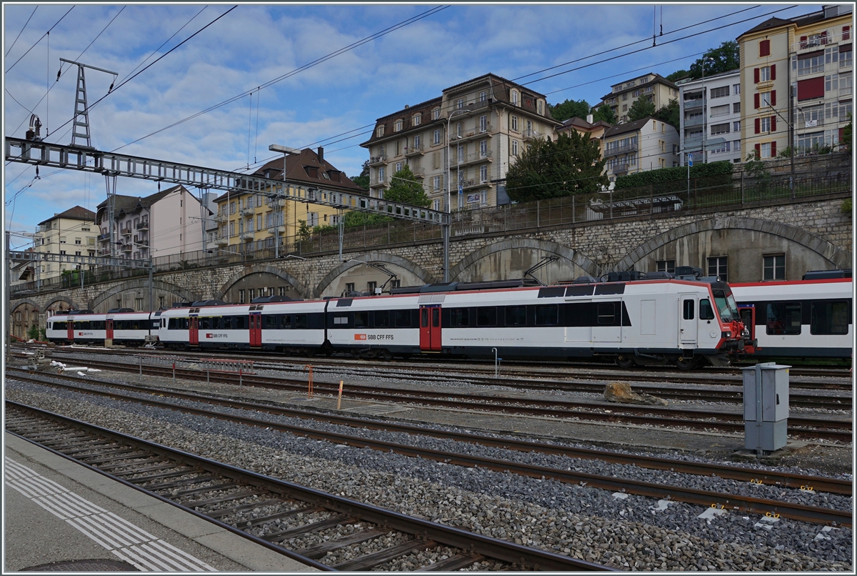 Sonntagsruhe in Neuchâtel mit den abgestellten SBB /TransN Domino RBDe 540. 

6. Juni 2021