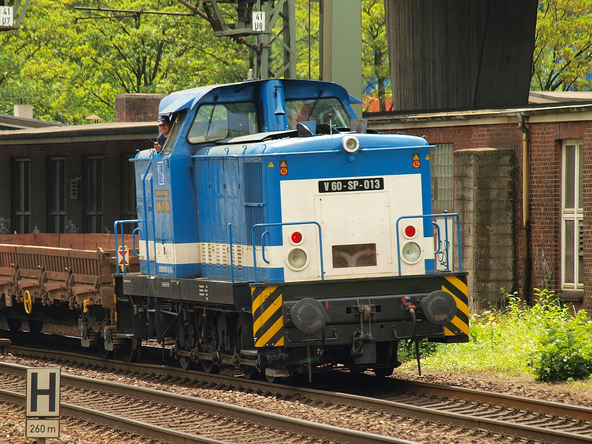 Spitzke V60-SP-013 3345 201-8(ex Fels D01) rangierte ein paar Flachwagen in HH-Harburg rum. 01.07.2011(üaVinG)