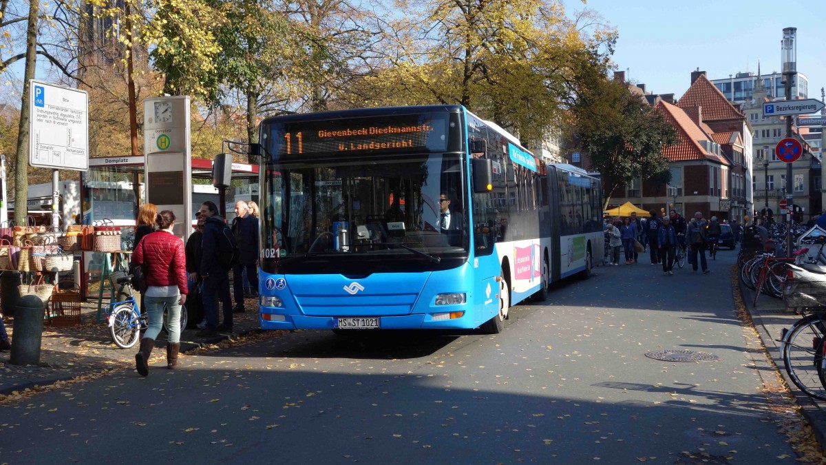 Stadtbus von Mnster auf seiner Tour im Oktober 2015