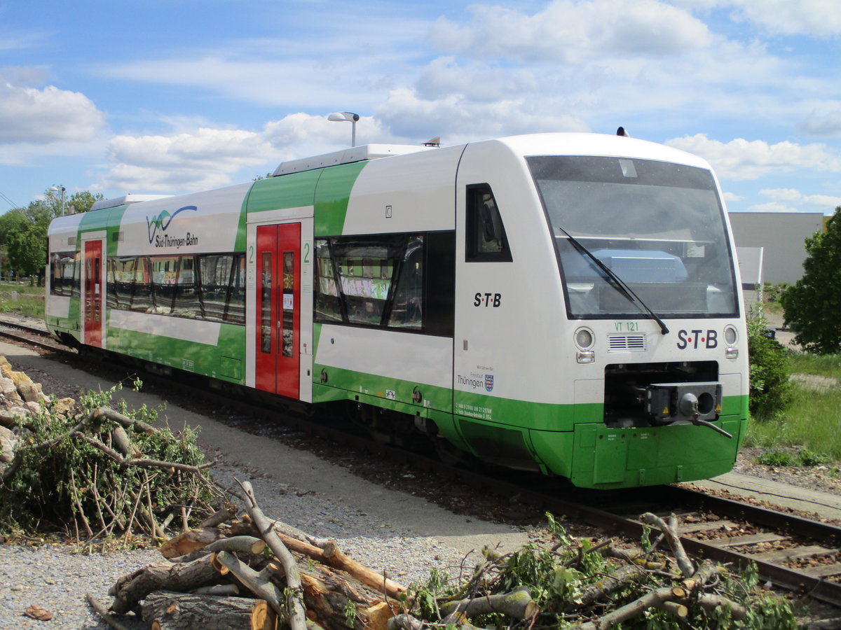 STB VT 121 stand,am 30.Mai 2020,in Ilmenau arbeitslos rum.