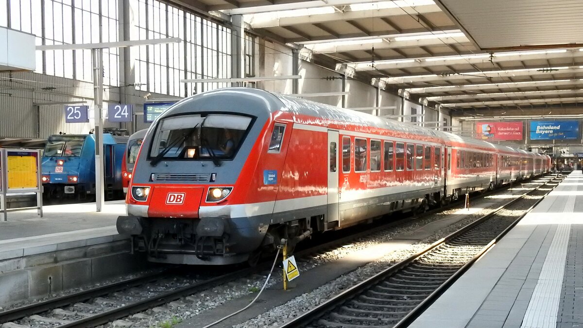 Steuerwagen ex IC Steuerwagen am RE M�nchen-N�rnberg (MNE dem schnellsten RE) in M�nchen am 09.06.2019. 