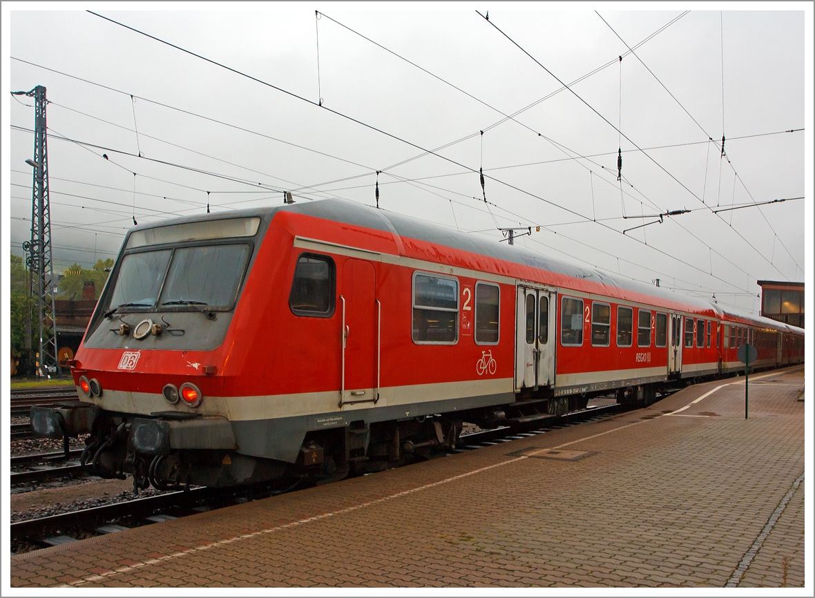 Steuerwagen mit  Wittenberger Kopf   (ex Silberling bzw. n-Wagen) D-DB 50 80 80 - 35 647-2 Bybdzf 482.1  am 05.10.2013 im Hbf Trier.
Diese Wagen sind für eine Höchstgeschwindigkeit von 140 km/h zugelassen.