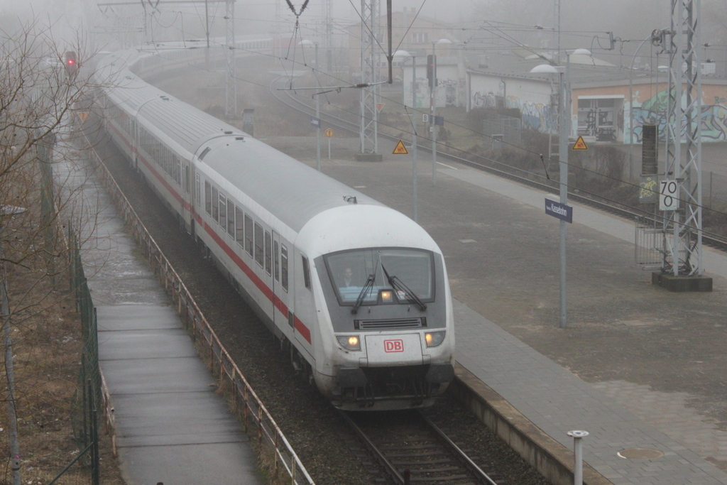 Steuerwagen(Bpmbdzf)als IC2212 von Koblenz nach Ostseebad Binz bei der Durchfahrt im Haltepunkt Rostock-Kassebohm.17.02.2017