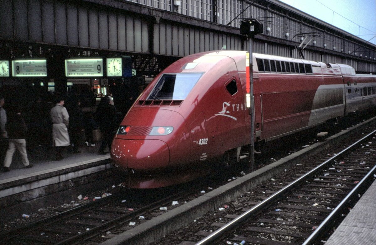 TGV Thalys Nr.4302 in Köln am 15.03.1998.