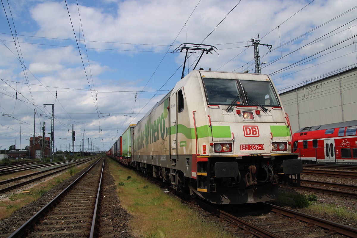 Tour 2 Pause, mit 185 326-3  Climate Hero  ging es weiter nach Hamburg hier beim Zwischenstop in Neumünster. 28.05.2023