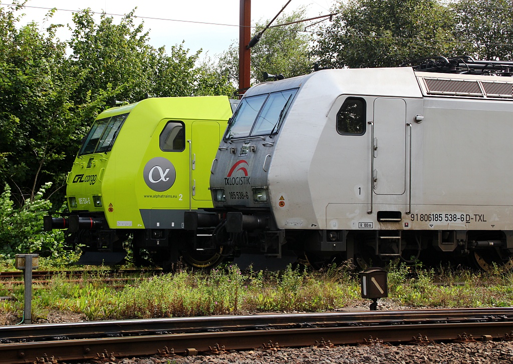 TXL 185 538-6 und Alphatrain/CFL Cargo 185 534-4 abgestellt im Gbf Padborg. 31.08.2012