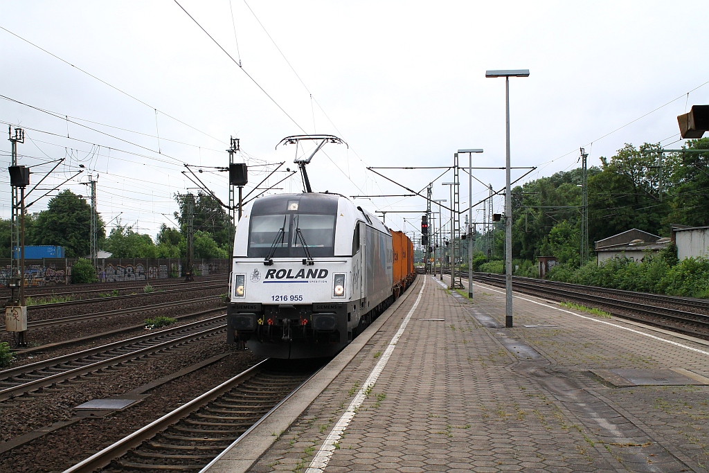 Überraschung aus dem Nachbarland...WLC 1216 955-5  Roland  kam mit einem langen Containerzug in HH-Harburg vorbei. 29.06.2013