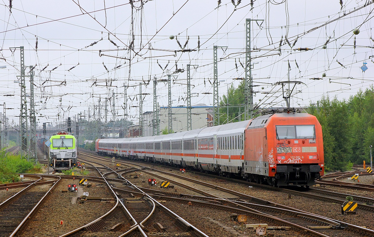 ...und hinten dran die 101 081-8....Neumünster 05.08.2016