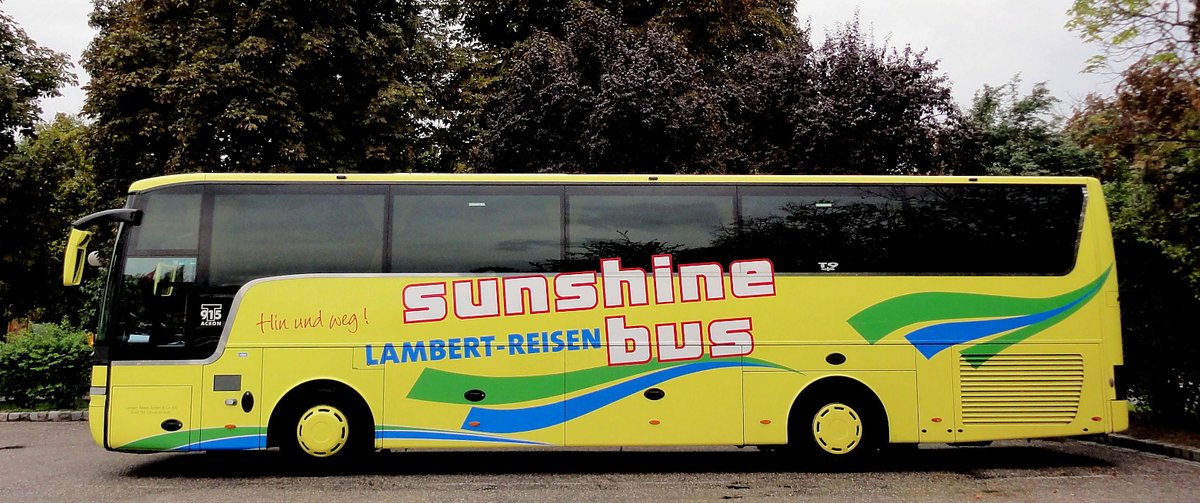 Van Hool T915 Acron von Lambert Reisen aus der BRD in Krems gesehen.