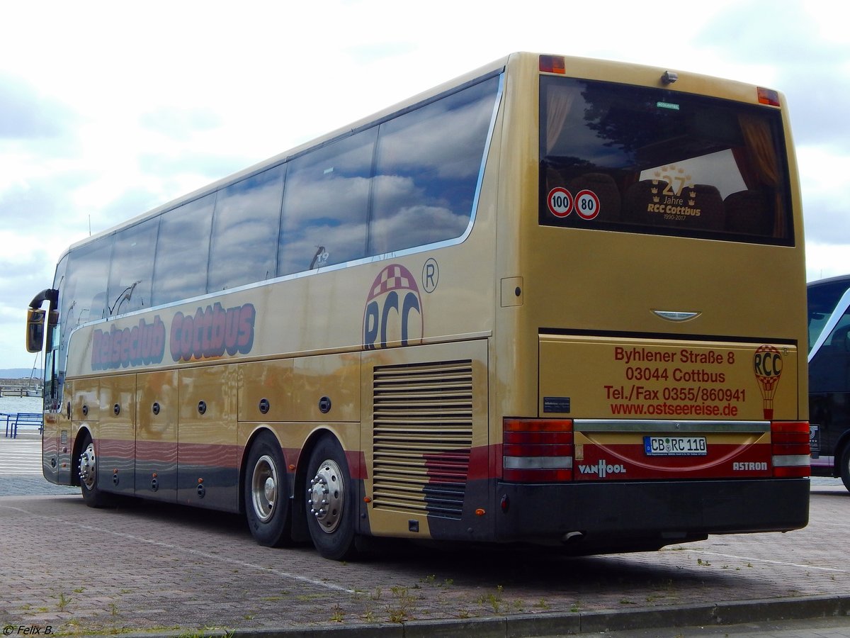 Van Hool T916 vom Reiseclub Cottbus aus Deutschland im Stadthafen Sassnitz. 