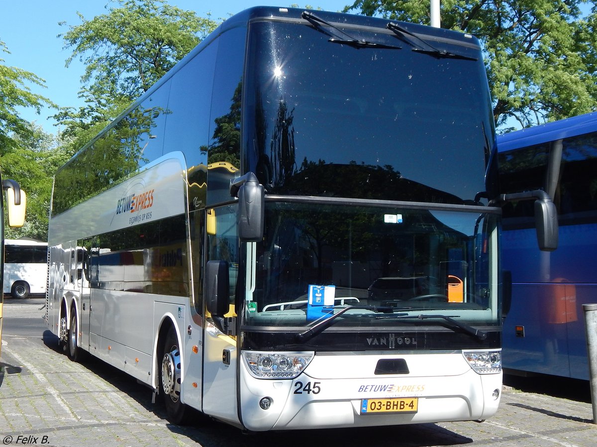 Van Hool TX27 von Betuwe Espress aus den Niederlanden in Berlin.