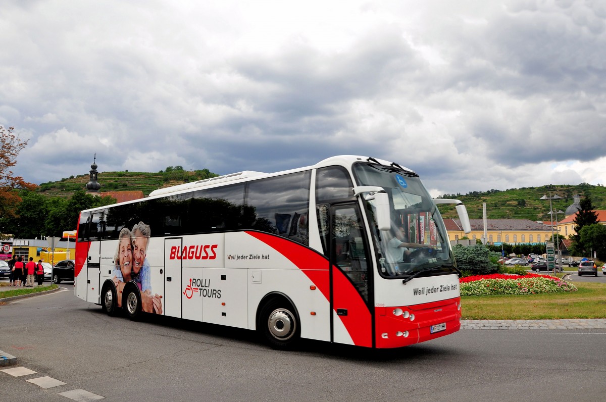 VDL Berkhof von Blaguss Reisen aus Wien (Rolli Tour=Lift f�r Menschen mit Behinderung) in Krems gesehen.