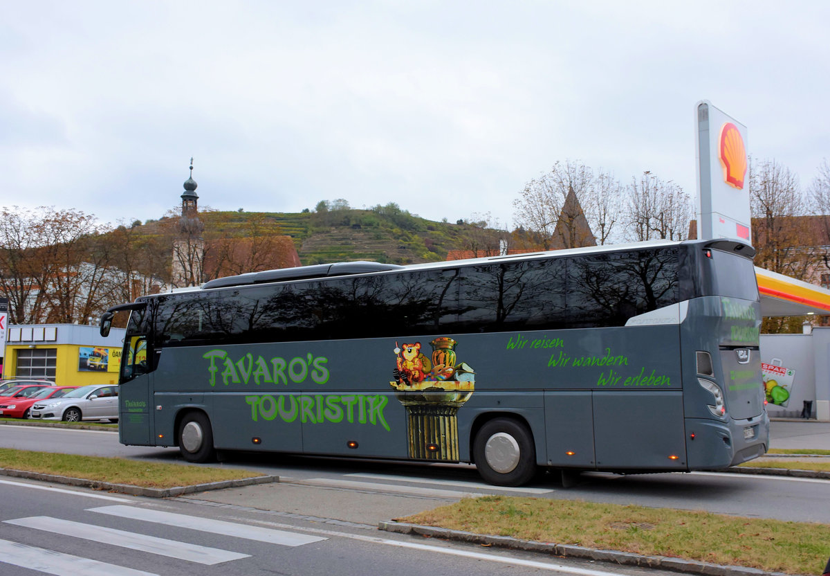 VDL Futura von der Favaro`s Touristik aus der BRD in Krems.