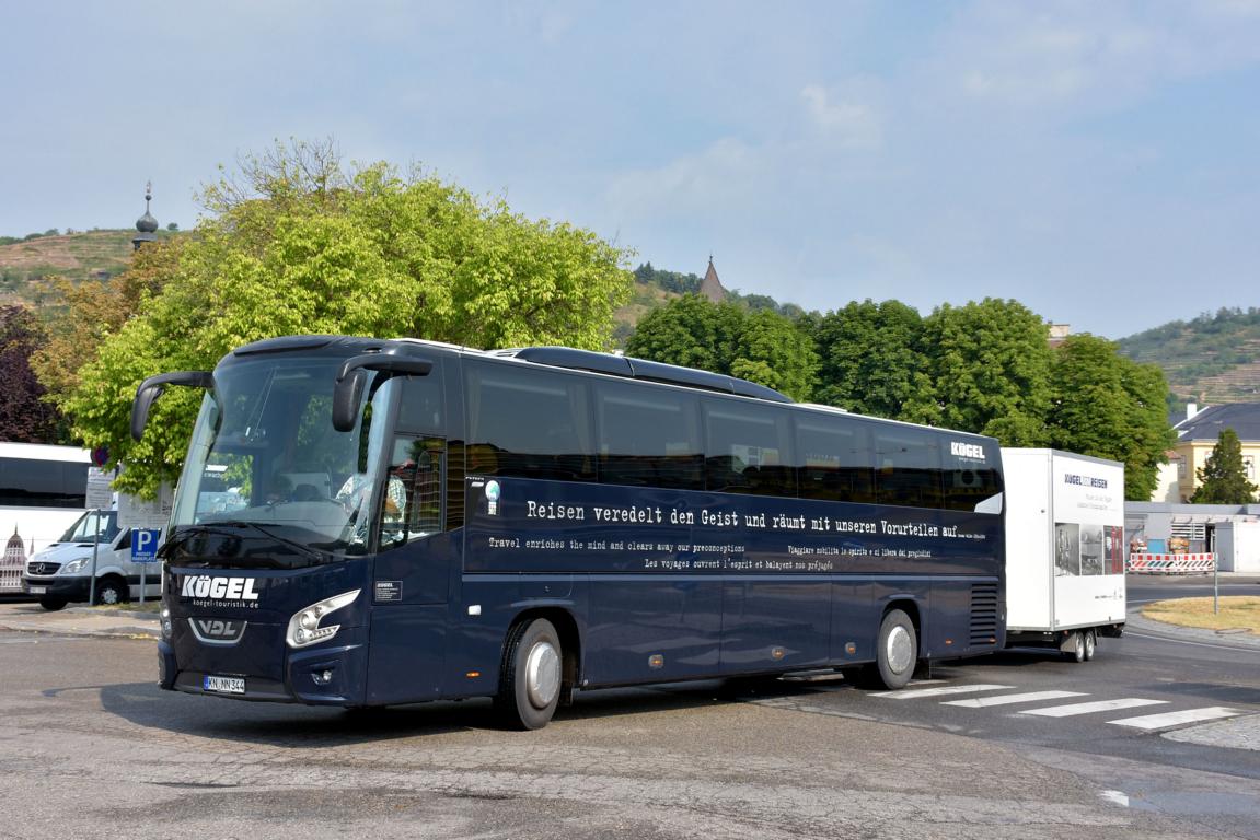 VDL Futura mit Radanhnger von KGEL Reisen aus der BRD 06/2017 in Krems.