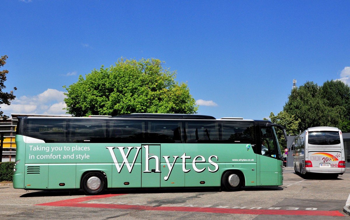 VDL FUTURA,rechts gesteuert,aus England,im Juli 2013 in Krems gesehen.